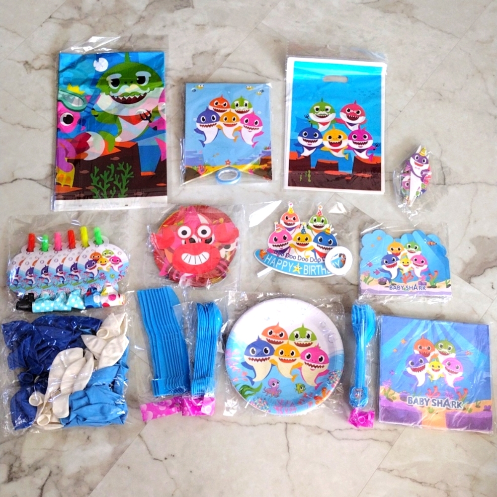 Baby Shark birthday party favors.